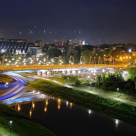 Capital Towers - Apartament Modern Z Widokiem Na Rzeke Rzeszow Luaran gambar