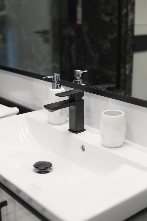 Capital Towers - Apartament Modern Z Widokiem Na Rzeke Rzeszow Luaran gambar