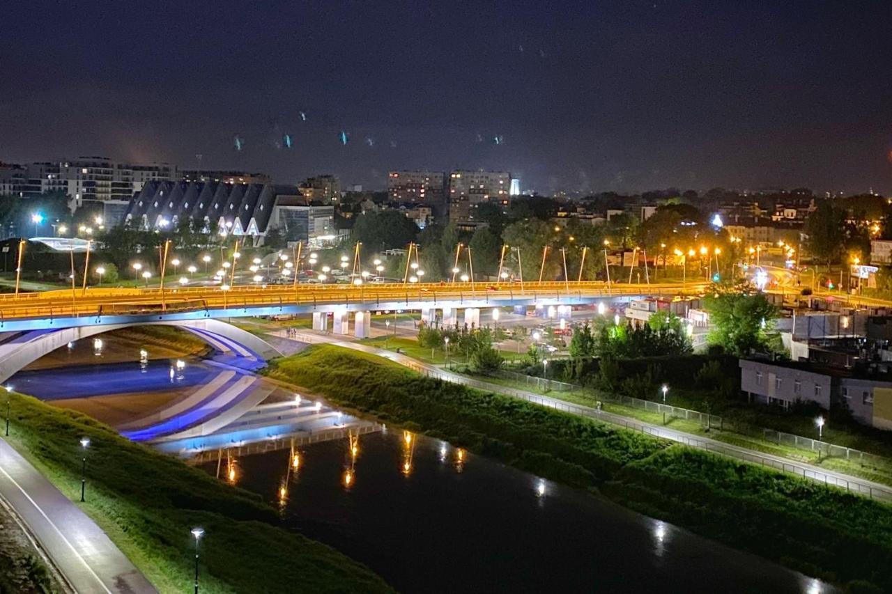 Capital Towers - Apartament Modern Z Widokiem Na Rzeke Rzeszow Luaran gambar